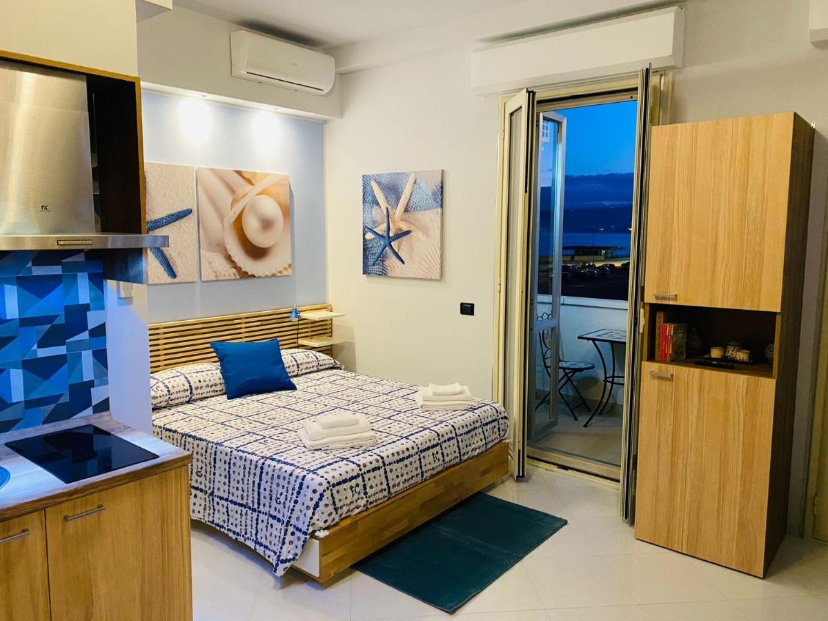 Bed and Breakfast B E B Le Terrazze Sul Mare Катандзаро Екстер'єр фото