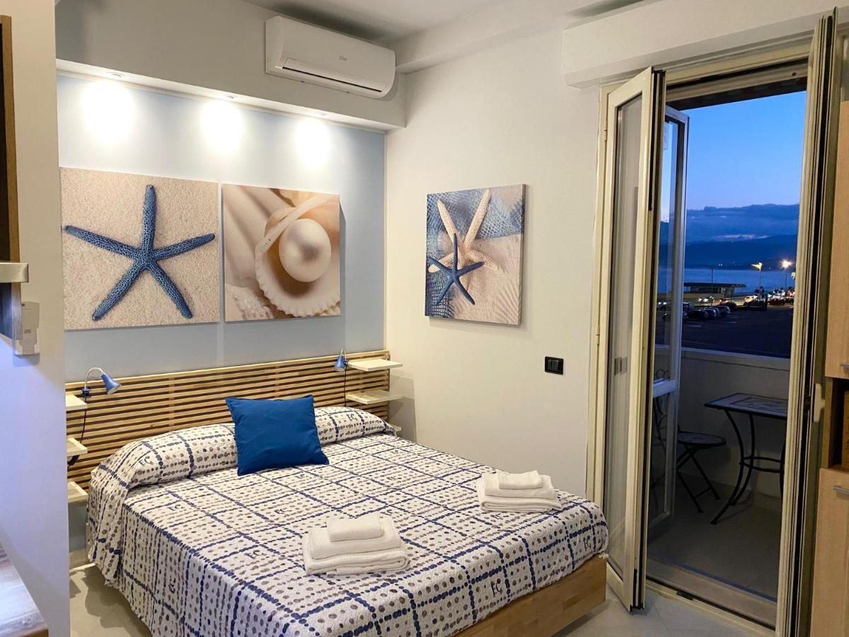 Bed and Breakfast B E B Le Terrazze Sul Mare Катандзаро Екстер'єр фото