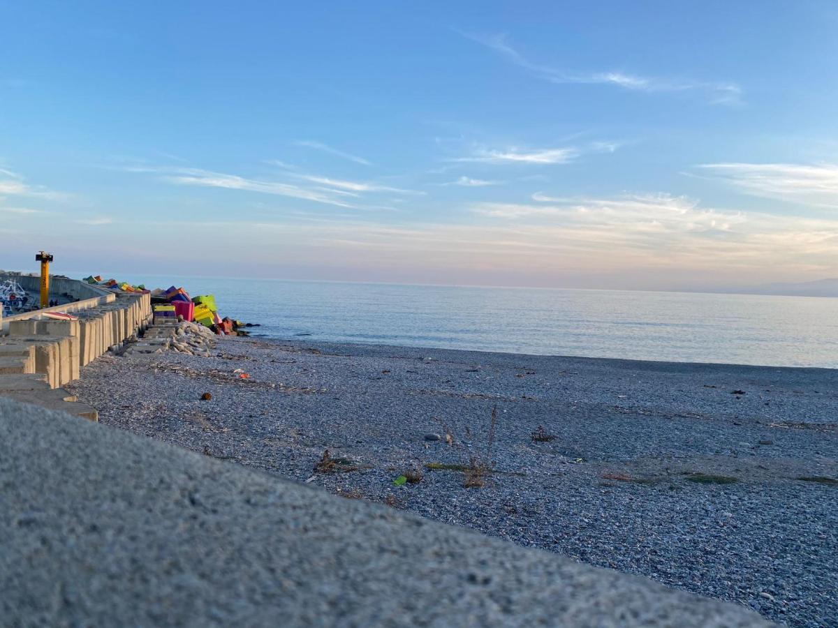 Bed and Breakfast B E B Le Terrazze Sul Mare Катандзаро Екстер'єр фото