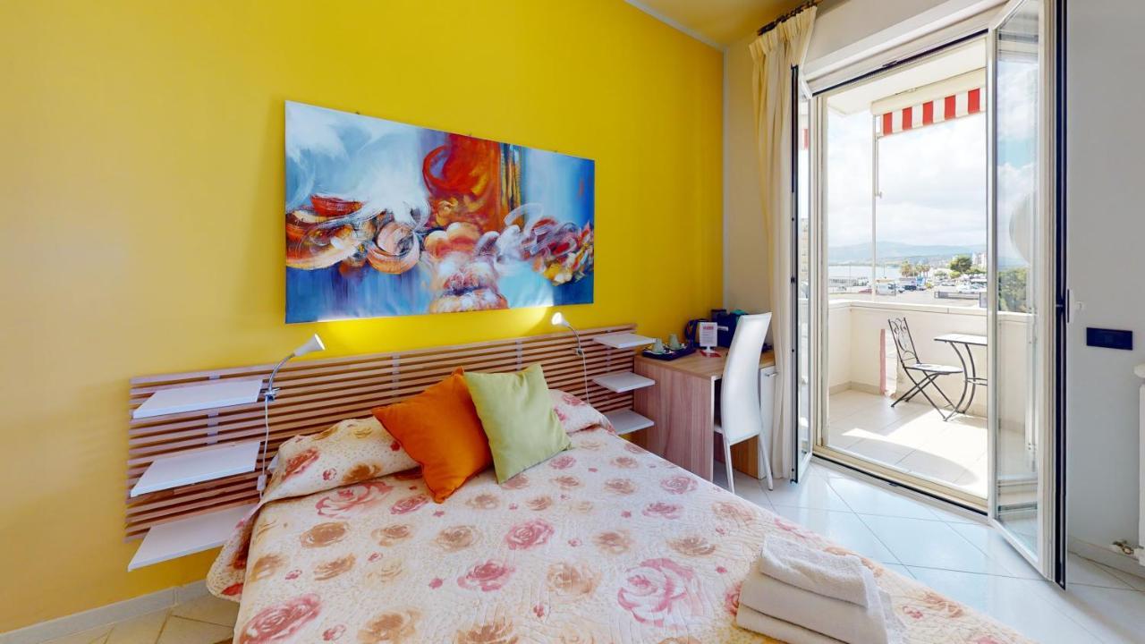 Bed and Breakfast B E B Le Terrazze Sul Mare Катандзаро Екстер'єр фото