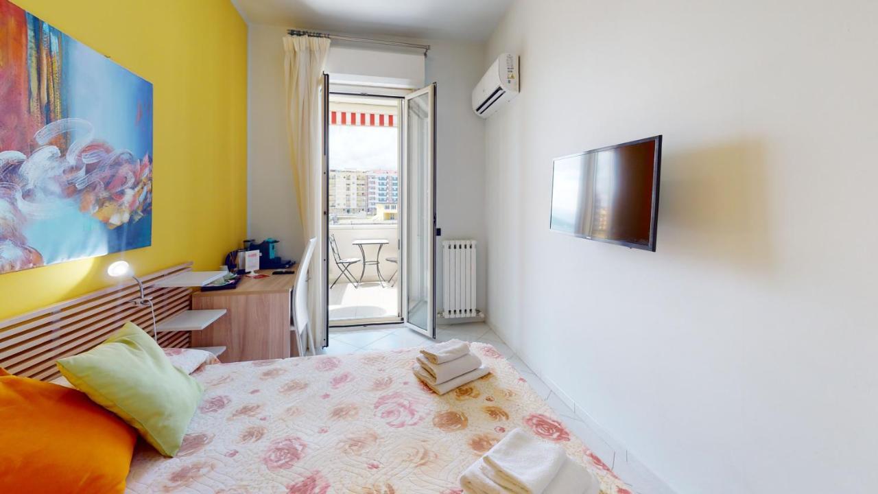 Bed and Breakfast B E B Le Terrazze Sul Mare Катандзаро Екстер'єр фото